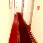 De L'hotel De מלון דירות 3*